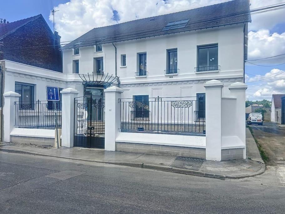Appartement Neuf Proche Gare Margny-les-Compiegne Exterior photo